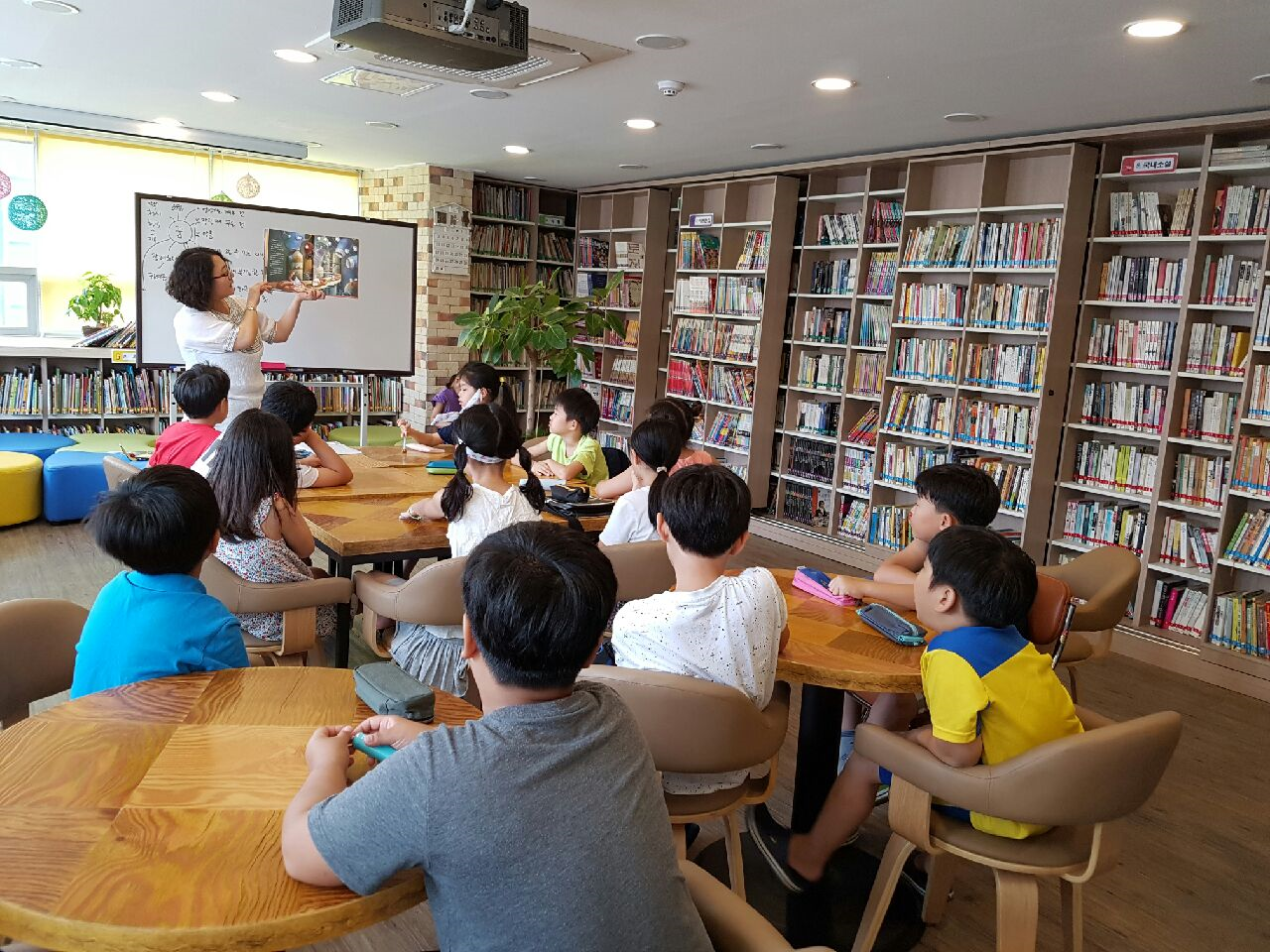 공공-작은도서관 연계협력-재미있게읽고쉽게글쓰기.png
